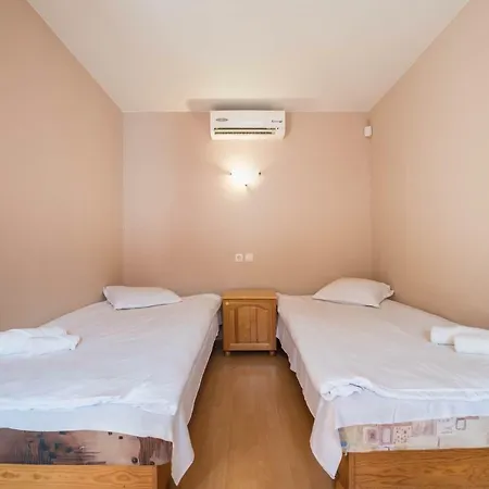 Стаи За Гости Аякс Guest Rooms Ajax