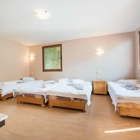 컨트리하우스 Стаи За Гости Аякс Guest Rooms Ajax *